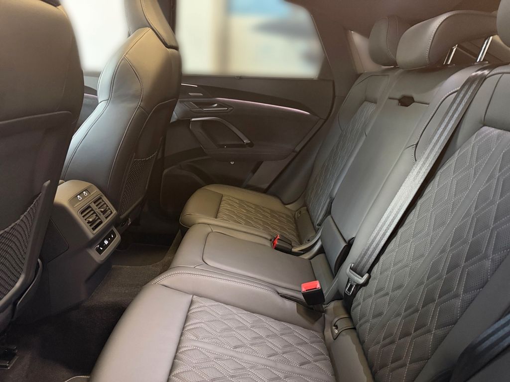AUDI Q5 TDI Sportback 220kW PANO/CARBON/VOLL!!!! AUDI Q5 TDI Sportback 220kW PANO/CARBON/VOLL!!!!
