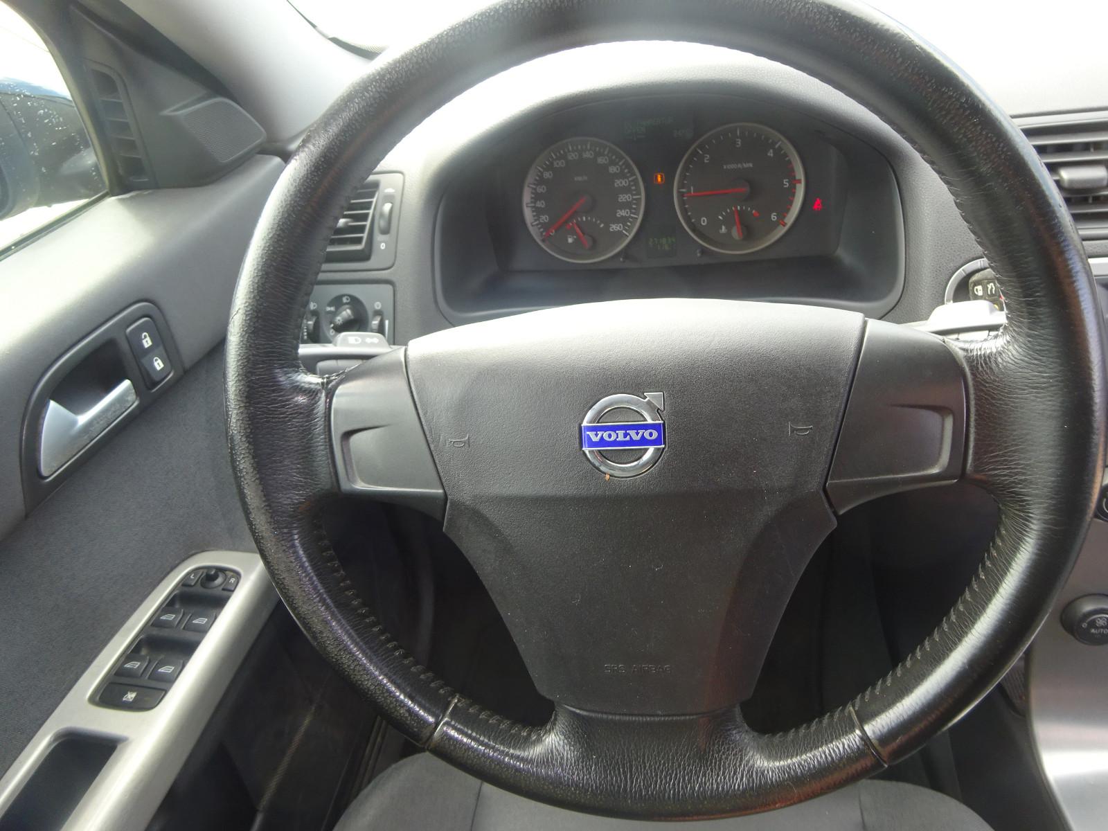 Volvo V50 2004 — photo 12