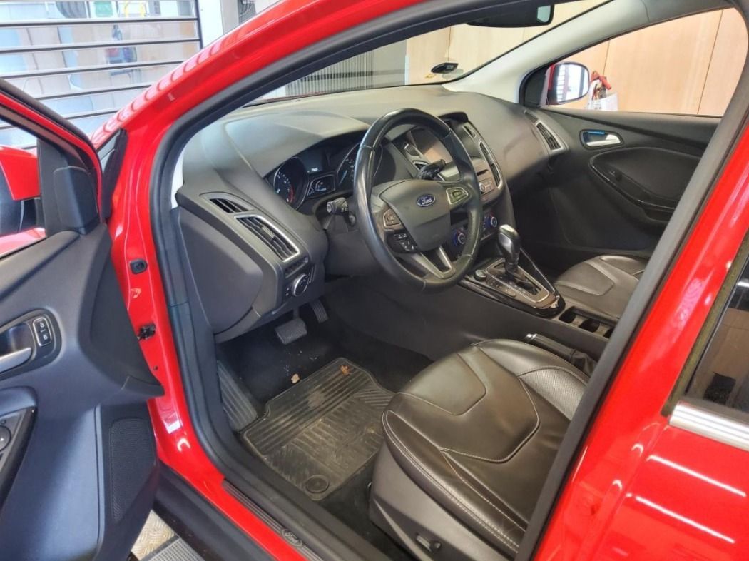 Fahrzeugabbildung Ford Focus Turnier 1.5 Titanium Aut RACEROT ACC STHZG