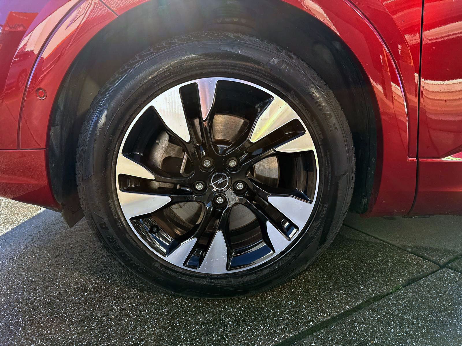 Fahrzeugabbildung Opel Grandland Ultimate PlugIn 1.6 Turbo ACC 360° AHK