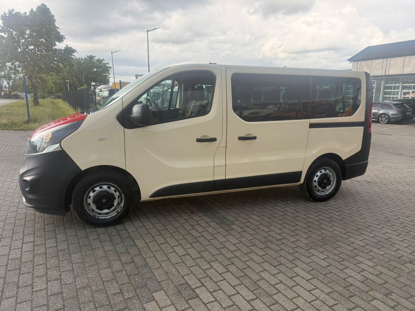Opel Opel Vivaro B Kasten/Kombi Combi L1H1  2,7t