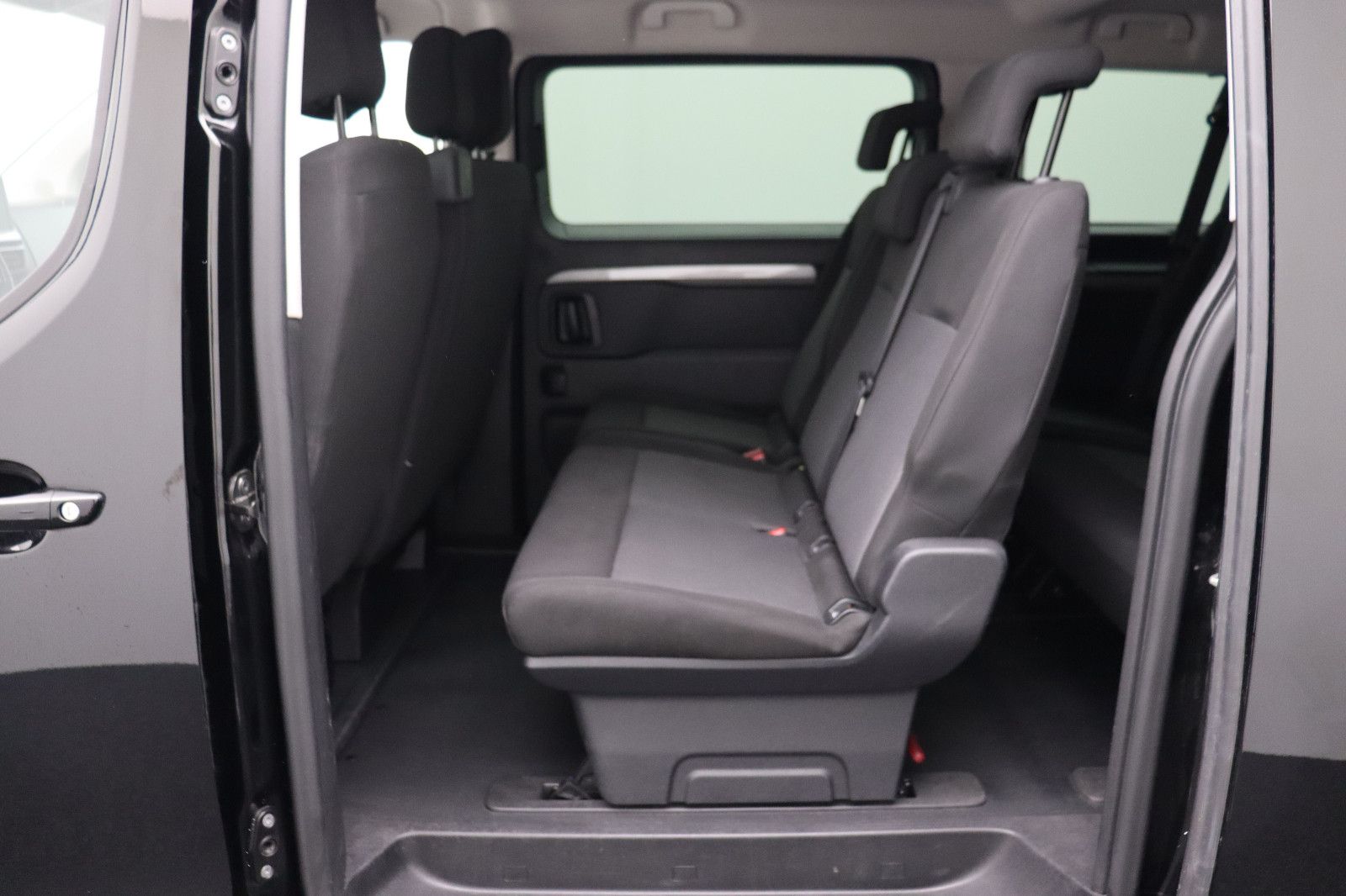 Fahrzeugabbildung Opel Zafira Life 2.0 AT Edition XL L3 9-Sitzer