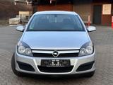 Opel Astra 1.6 Twinport Enjoy Enjoy - Opel Astra aus 2004: Enjoy