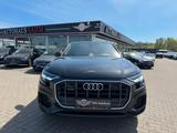 Audi Q8 55 TFSI e quattro"S-LINE"1.HAND"ACC"SPUR ASS. - Audi: Alcantara