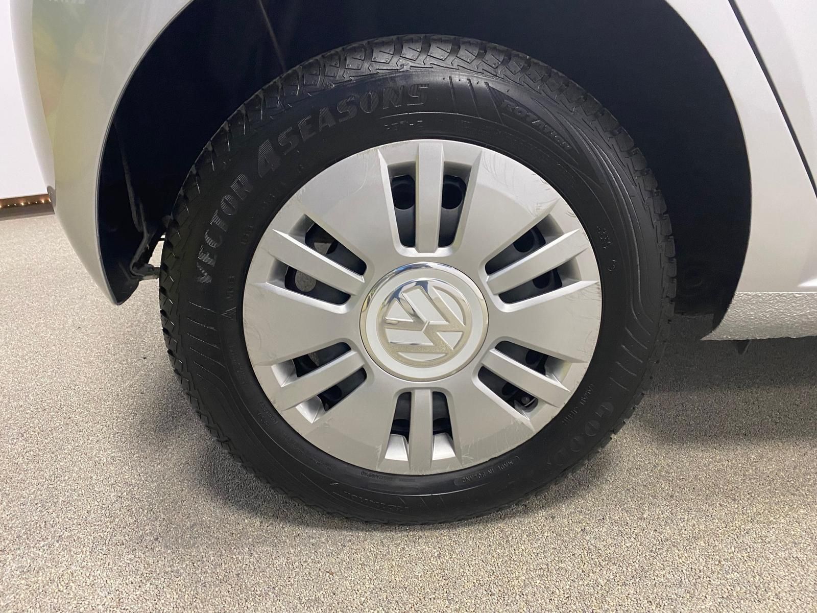 Fahrzeugabbildung Volkswagen up! move up! KLIMA+PDC+SITZHEIZ+Metallic+Allwett