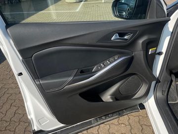 Opel GRANDLAND X GSE PHEV AT-8 AWD