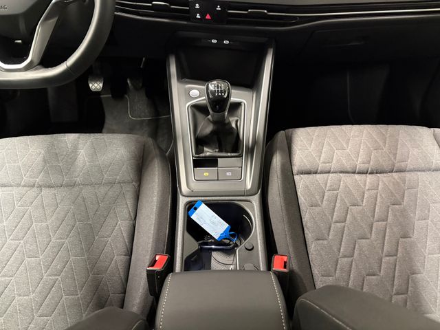 Golf VIII Life 1.5 TSI ACC LED SHZ LENKRADHZG