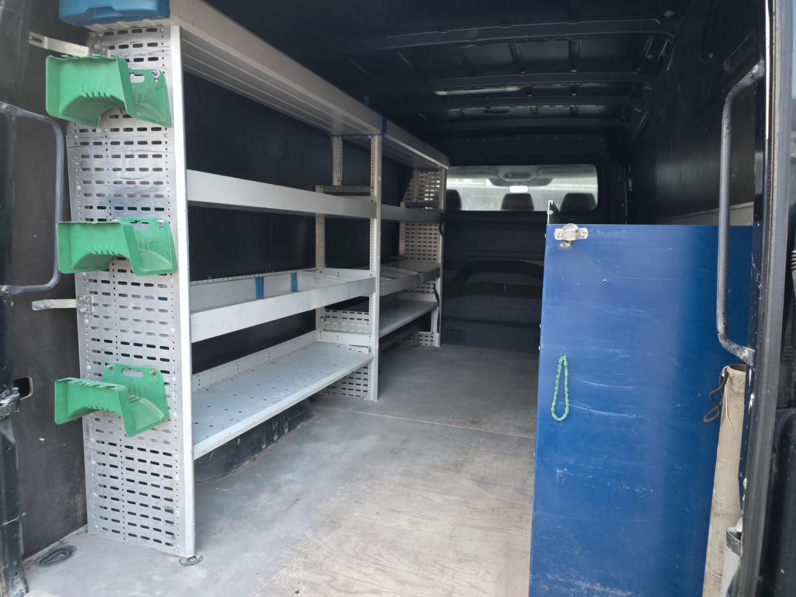 Volkswagen Crafter Kasten H1+L2 3.Stz AHK SORTIMO-REGAL