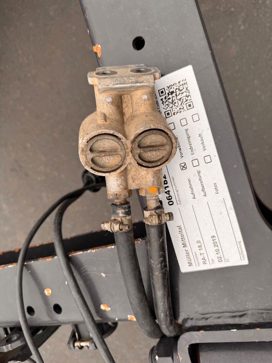 Fahrzeugabbildung Müller-Mitteltal RA-T 18,0 Containerfahrgestell