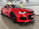 Chevrolet Camaro 2.0 ZL1-Kit Coupe/ Hot Red/LED/Carply/Kam - Chevrolet in München