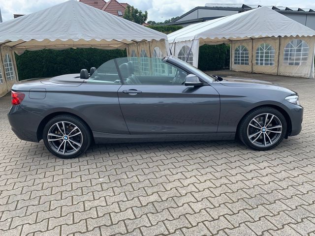 Fahrzeugabbildung BMW 220d Cabrio Sport Line+Adaptive LED+Navi+Leder