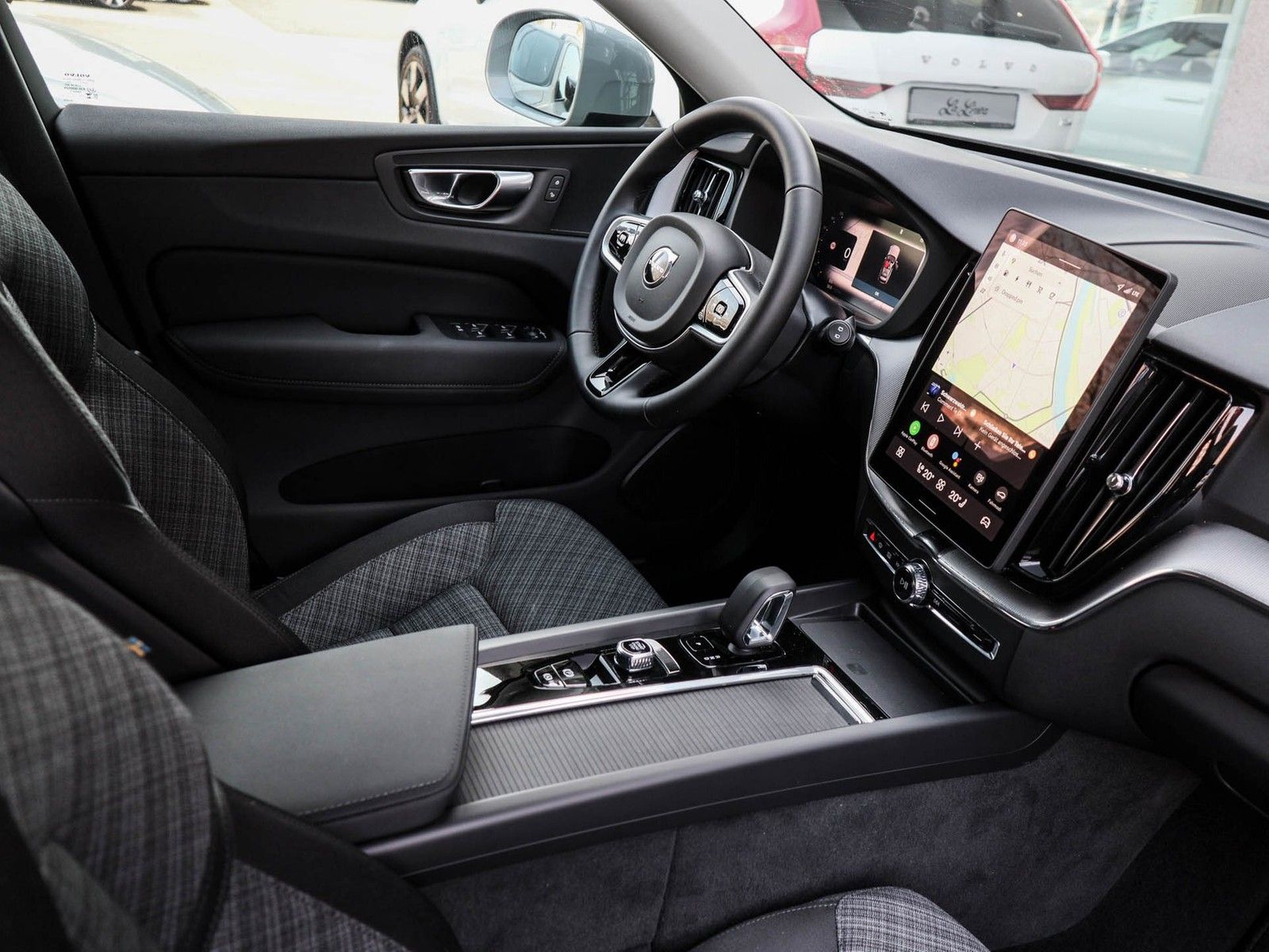 Volvo XC60 T6 Recharge AWD Reskin Core NP:74.070,-//PI imagem 3
