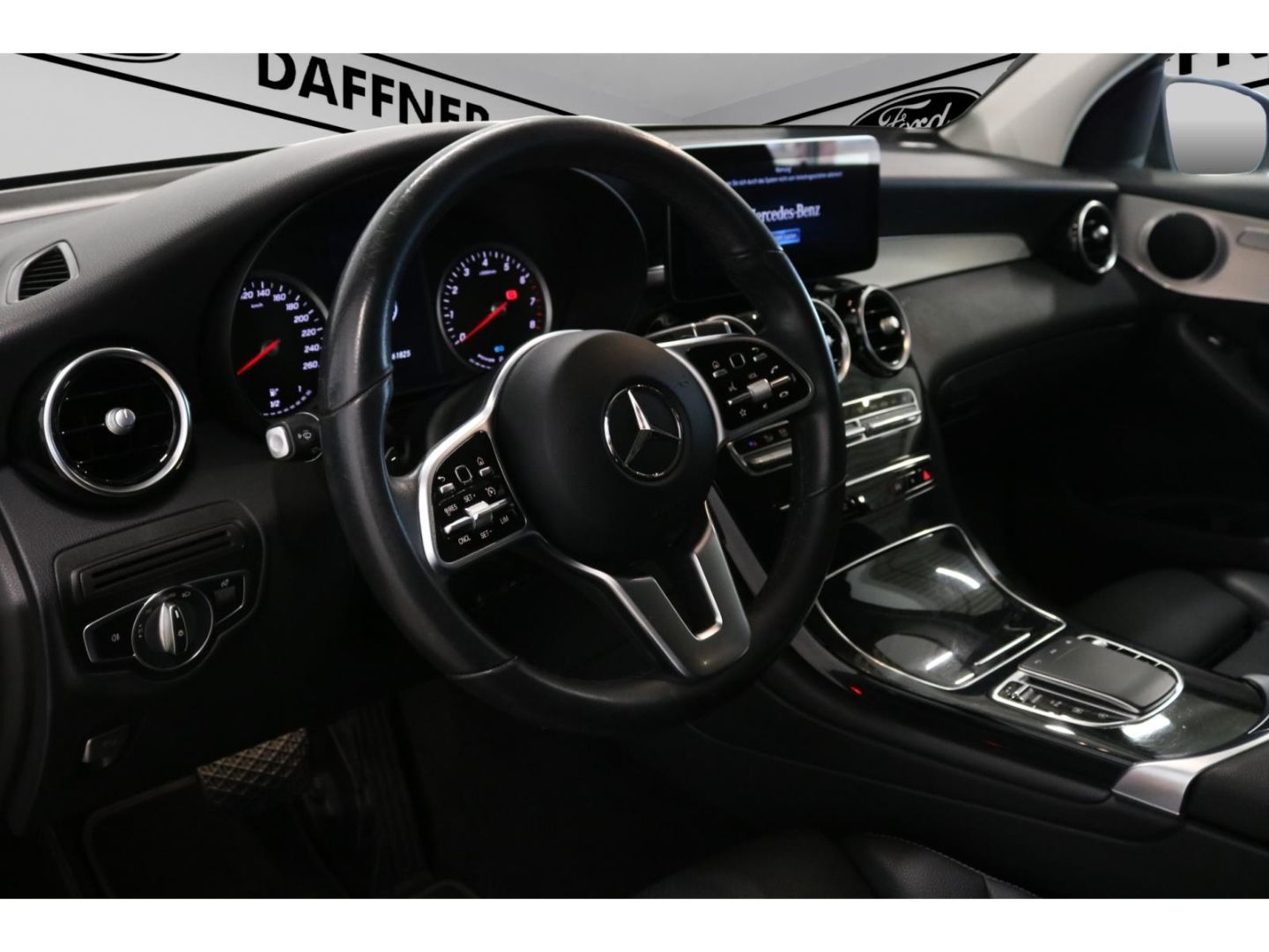 Fahrzeugabbildung Mercedes-Benz GLC 200 4Matic e. Heckklappe AHK Navi LED