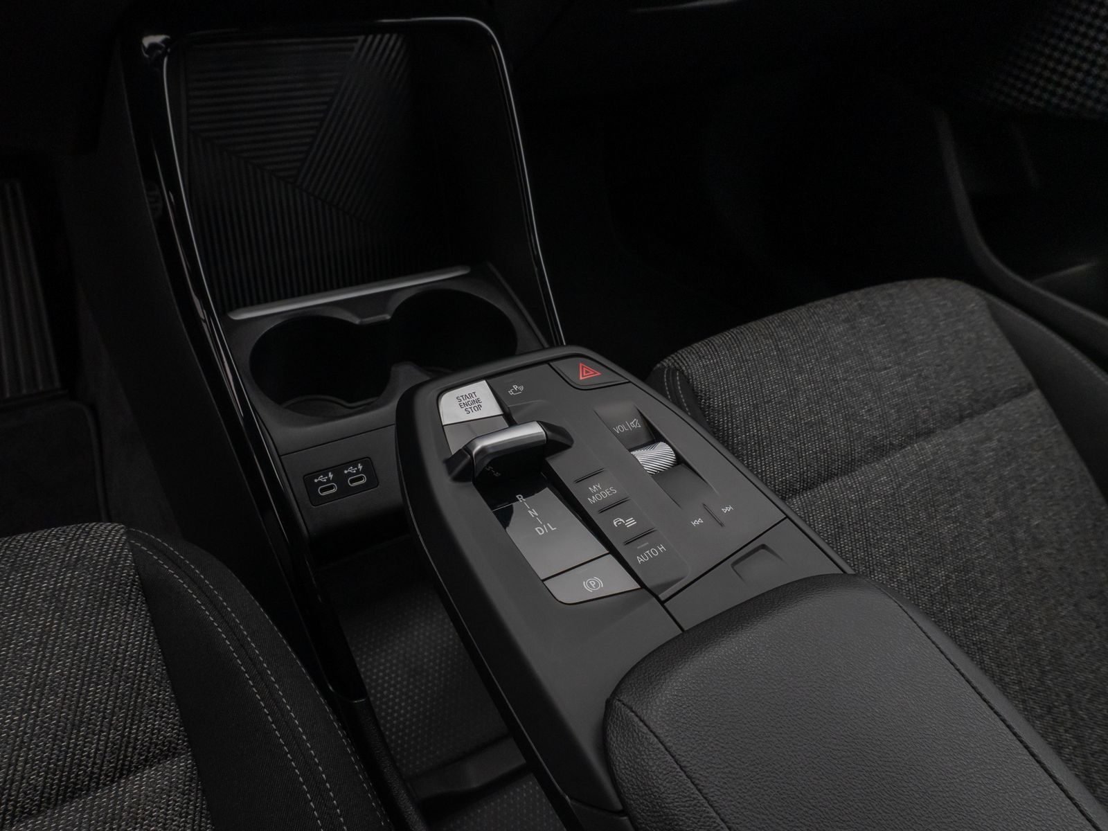 Fahrzeugabbildung BMW 218i Active Tourer Kamera DAB Widscreen Sitzhzg