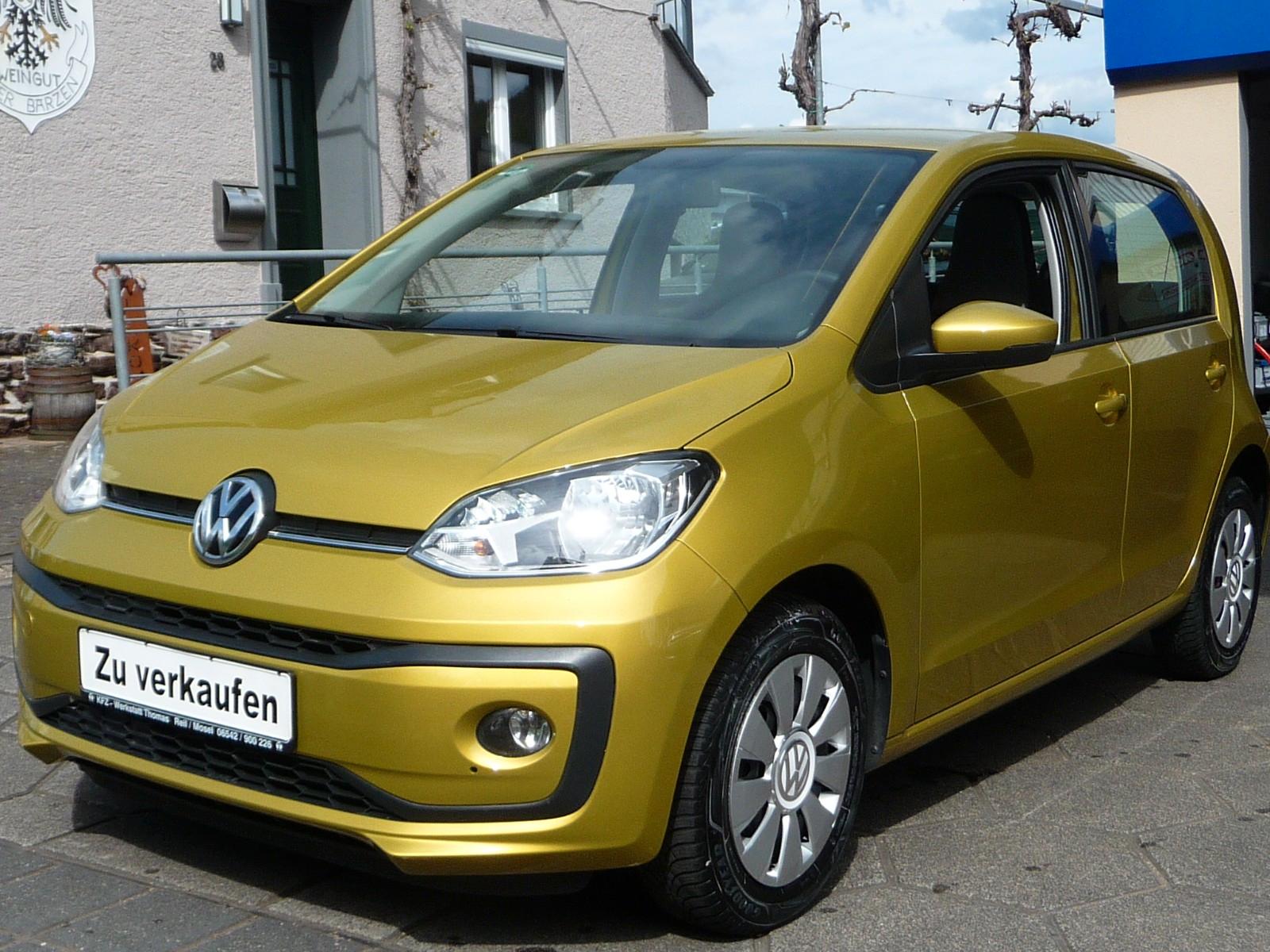 Volkswagen up! move up!  /  2. Hand