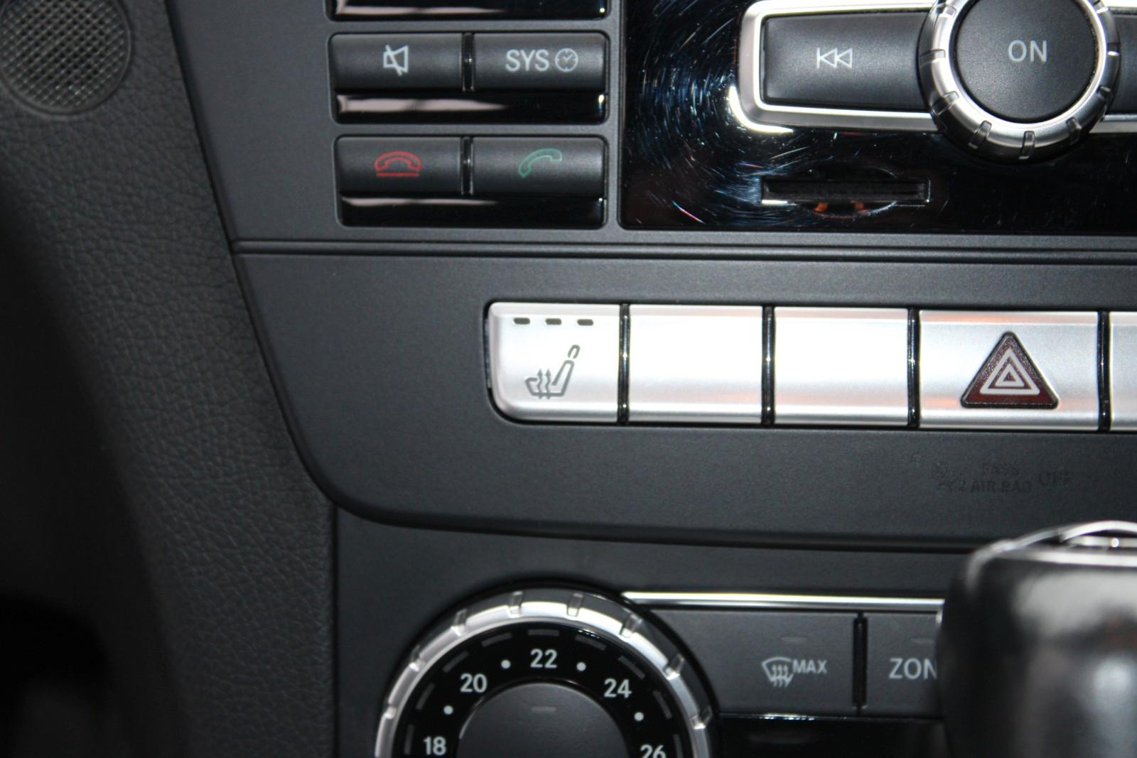 Mercedes-Benz C250 2013 — photo 24