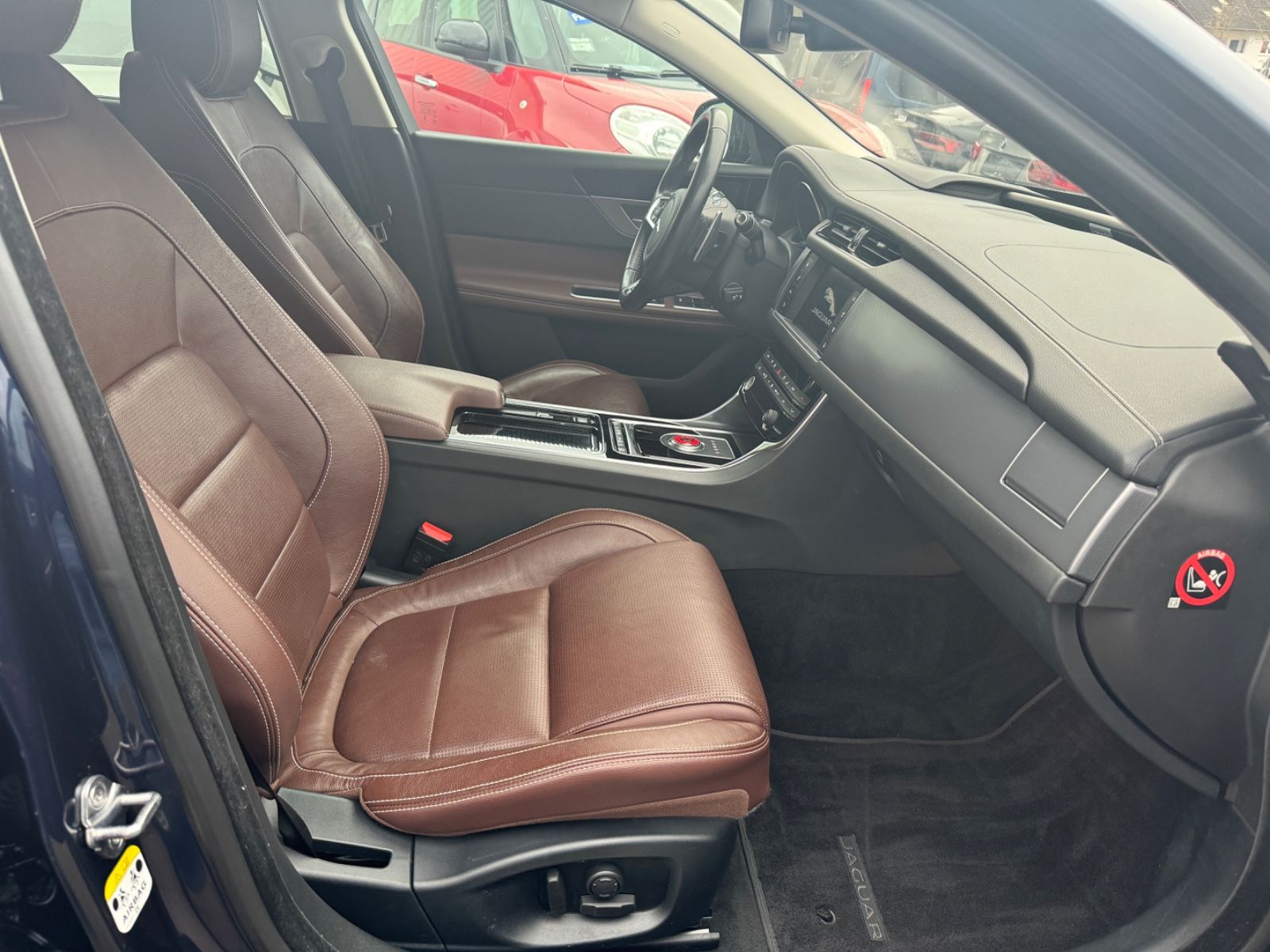 Fahrzeugabbildung Jaguar XF Sportbrake R-Sport AWD Leder+Navi+HUD+LED