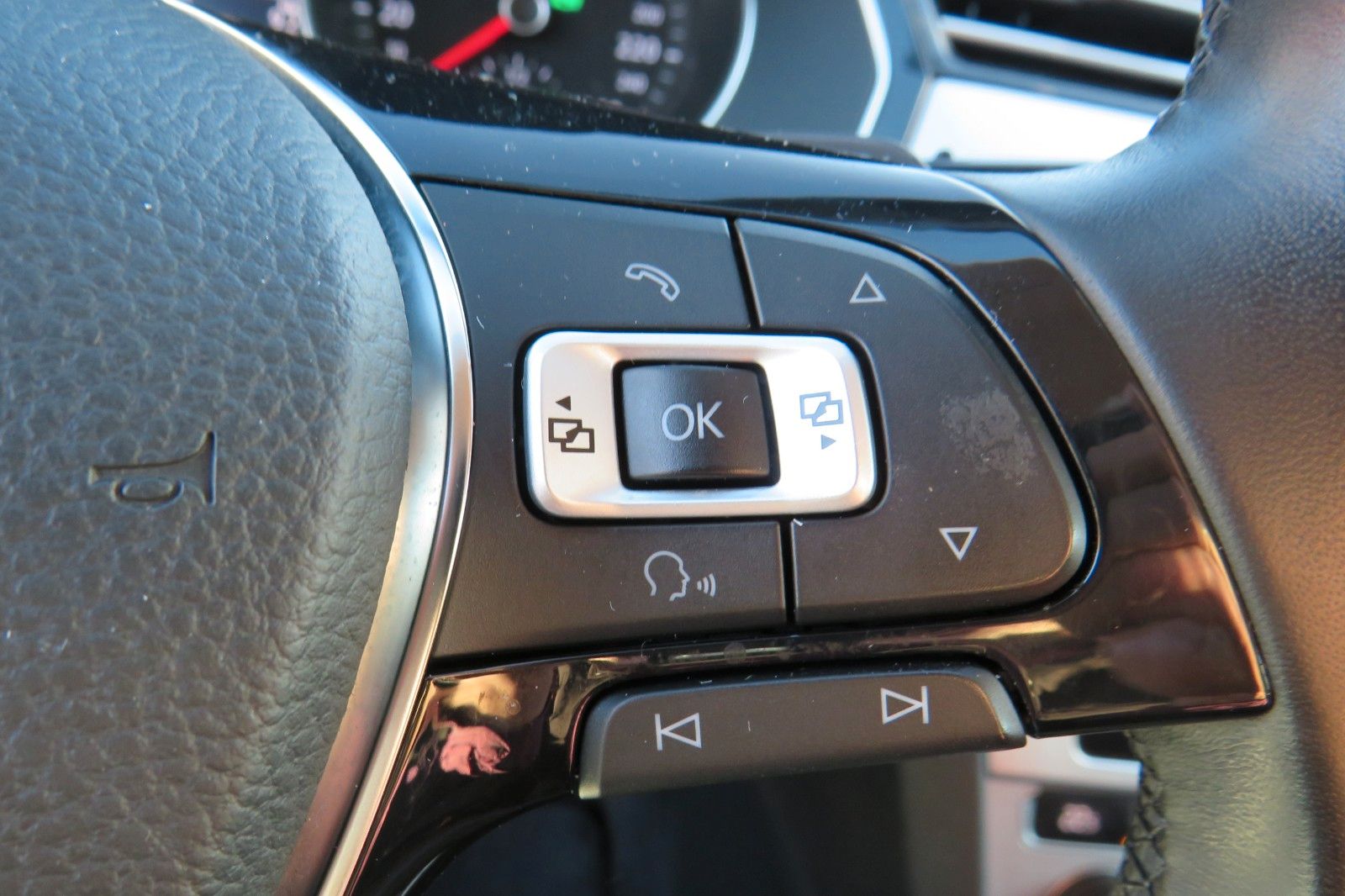 Fahrzeugabbildung Volkswagen Passat Variant Comfortline TDI DSG AHK NAVI