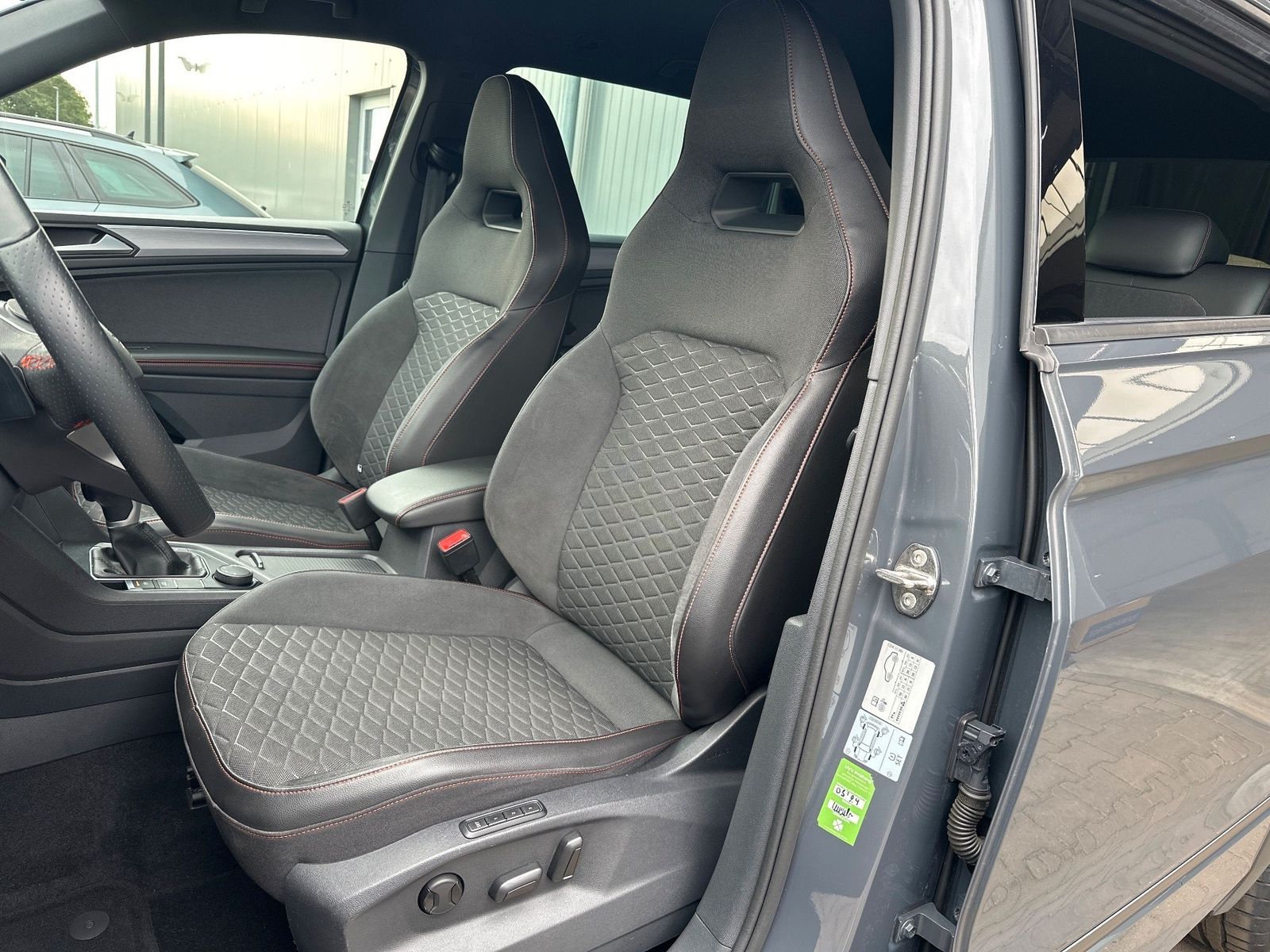 Fahrzeugabbildung SEAT Tarraco 2.0 TDI DSG FR NAV+LED+AHK+ACC+KAM+19ZO