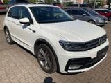 Volkswagen Tiguan 2.0 TDI R-LINE 4Motion DSG*AHK*PANO*ACC - VW Tiguan Gebrauchtwagen in Nürnberg