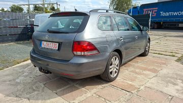 Volkswagen Golf - 6