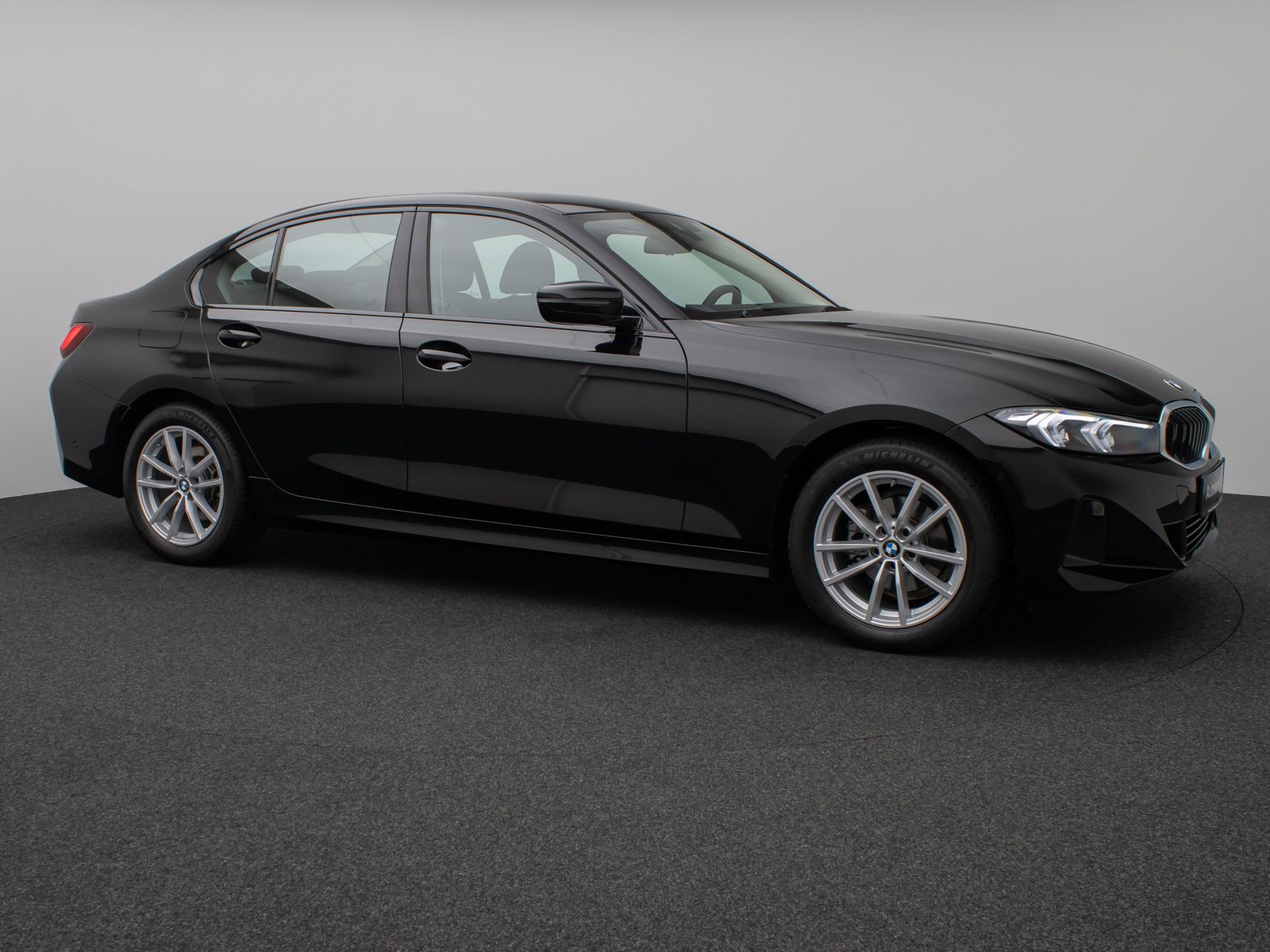 Fahrzeugabbildung BMW 318i Kamera Widscreen DAB Alarm Sportlenkrad LED