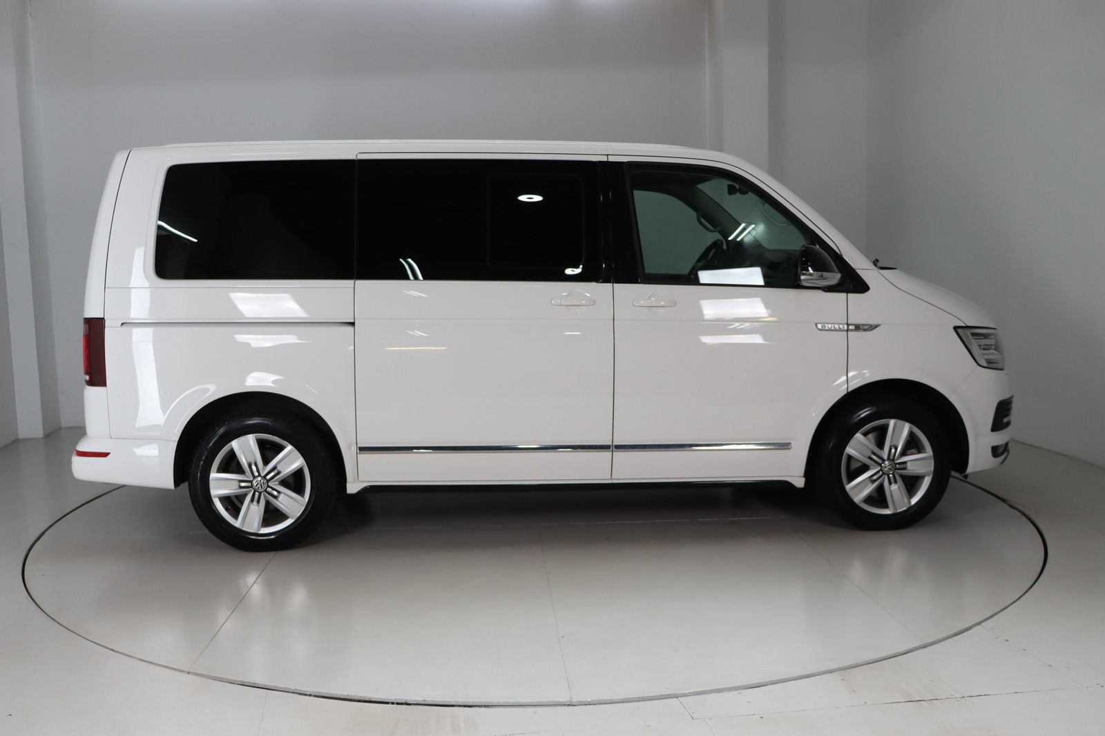 Fahrzeugabbildung Volkswagen T6 2.0 TDI Multivan Highl. * ACC 2xSchiebet LED