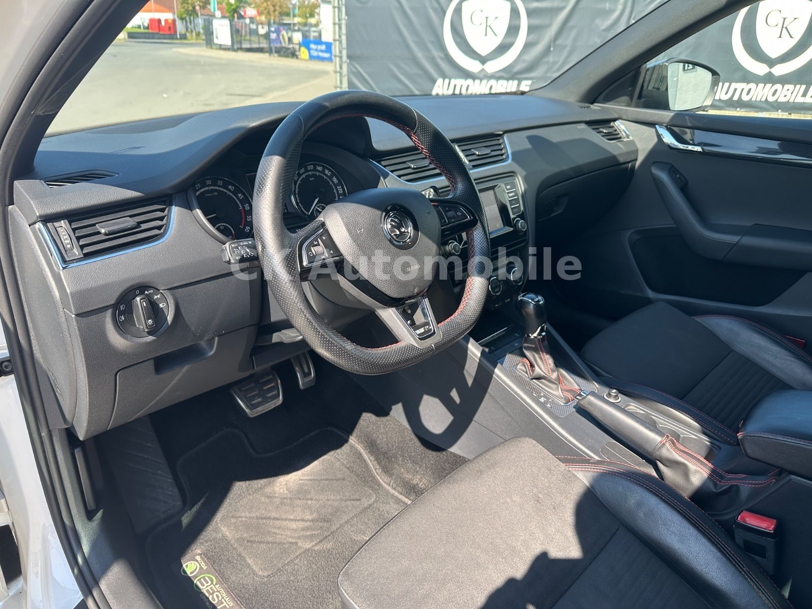 Fahrzeugabbildung SKODA Octavia Combi RS 2.0 TDI DSG/Navi/Bi-Xenon/PDC