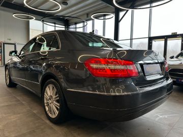 MYAUTOCENTER – Gebraucht- und Jahreswagen mit Werkstattservice in Pfaffenhofen Mercedes-Benz E 220 CDI Limousine BlueEfficiency *2. Hand*SHZ*