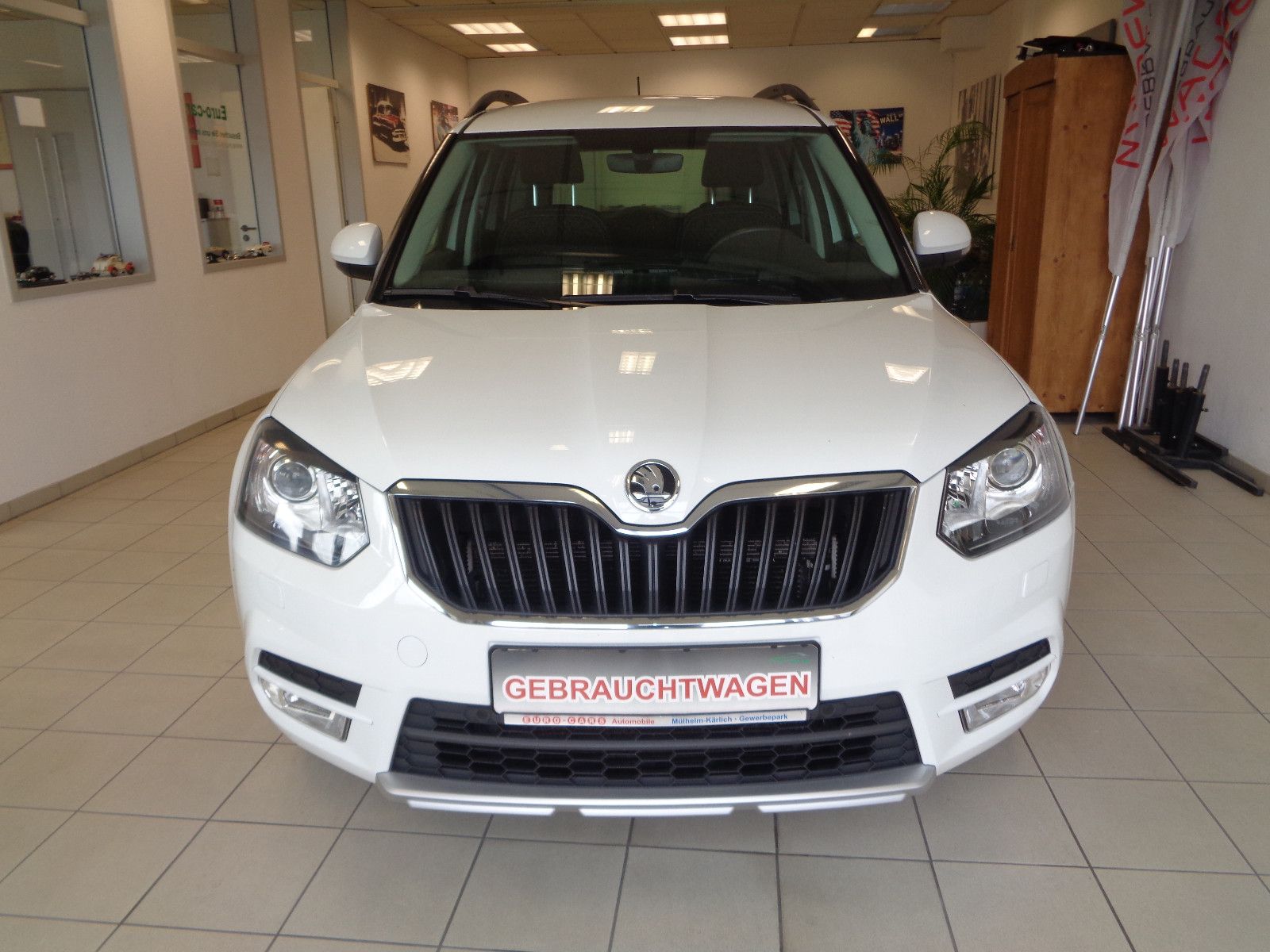 Fahrzeugabbildung SKODA Yeti Drive / NAVI / XENON / DSG / 1. HAND