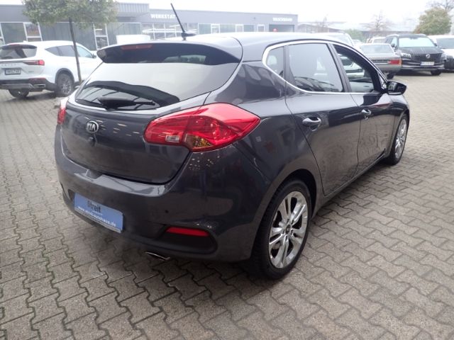 Fahrzeugabbildung Kia Ceed Spirit El. Panodach Navi Xenon Kurvenlicht
