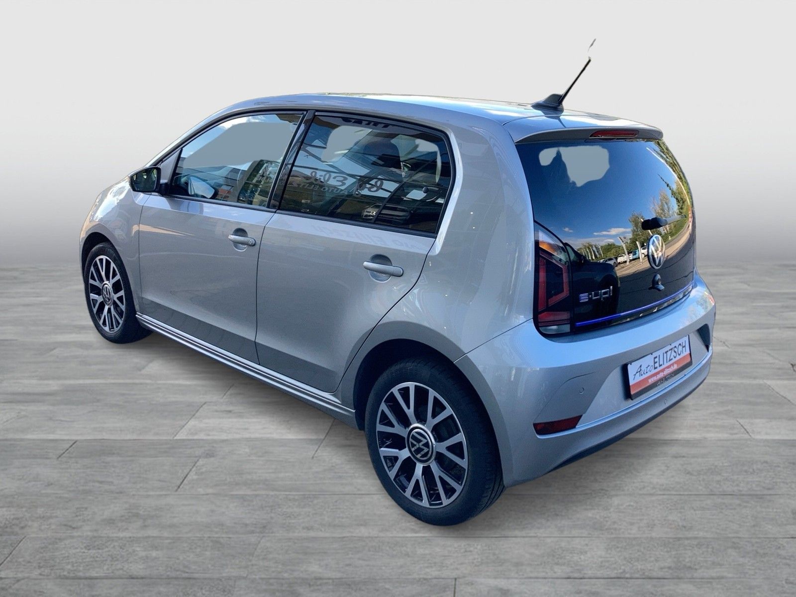 Volkswagen e-up! Style Plus RFK SH imagem 3