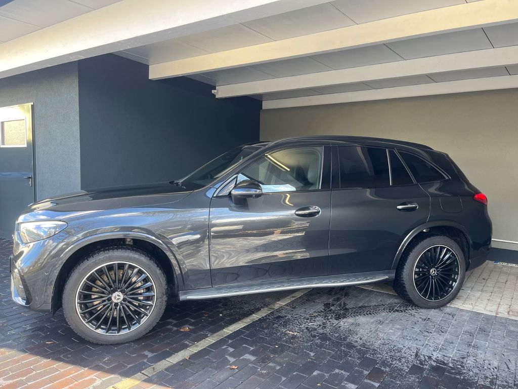 Image of Mercedes-Benz GLC 300