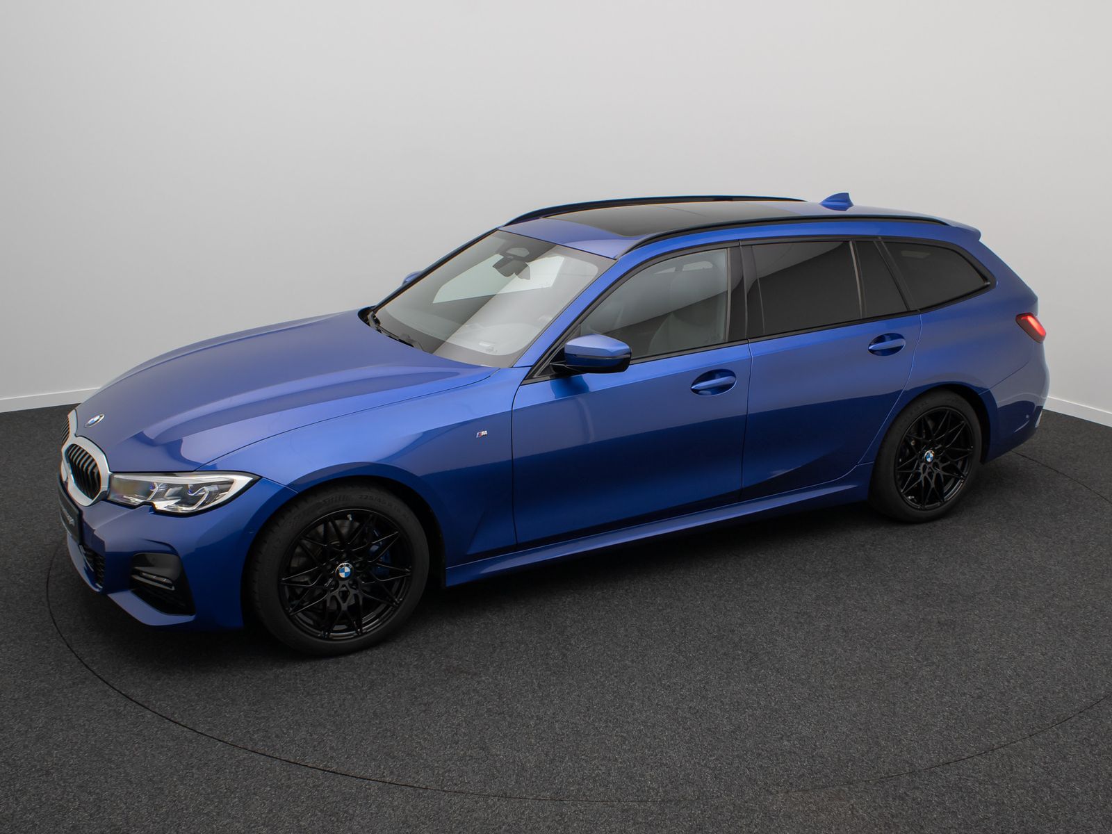 Fahrzeugabbildung BMW 330d M Sport Panorama HUD DAB Laser HiFi AHK
