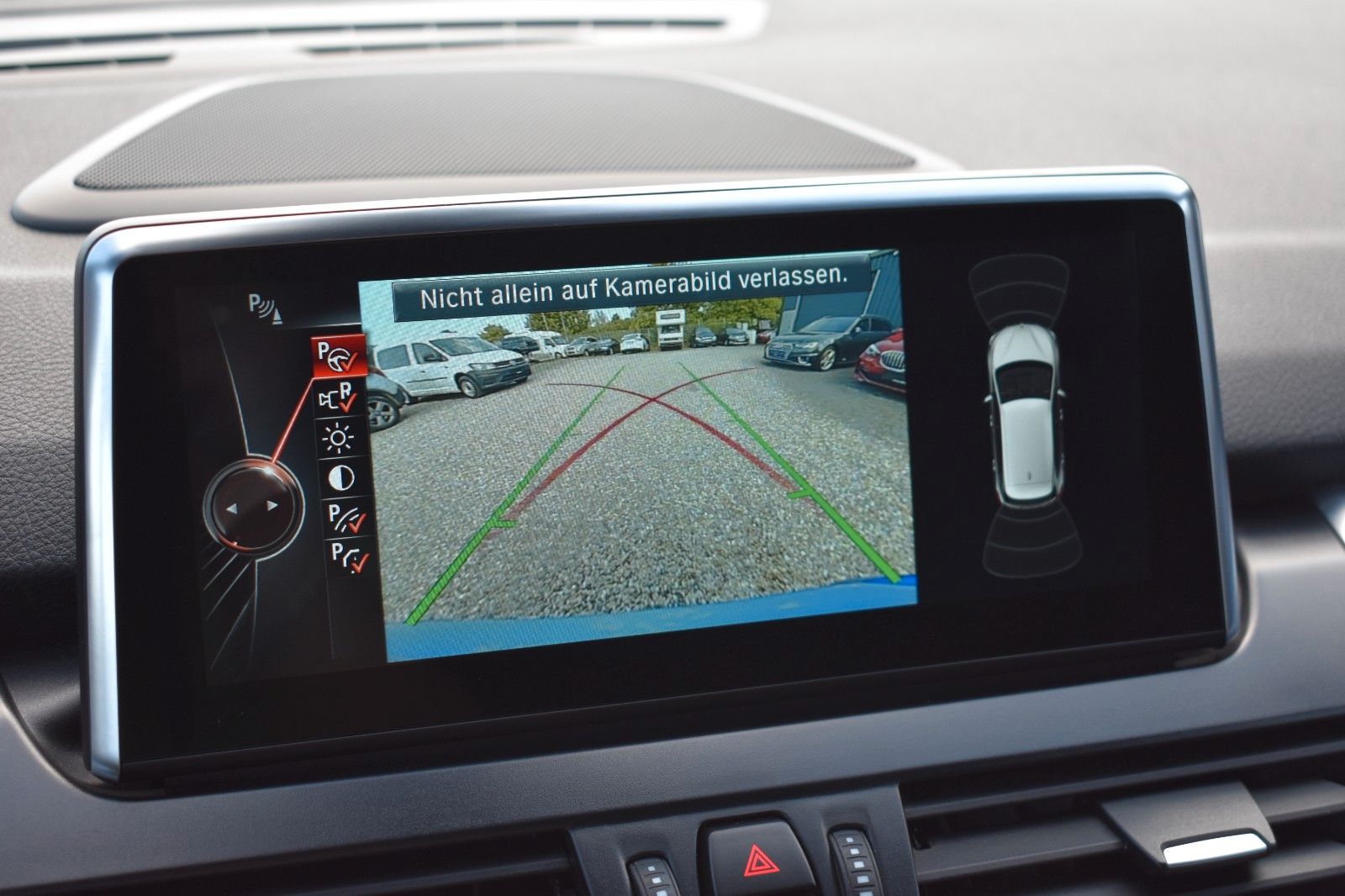 Fahrzeugabbildung BMW 220i Active Tourer M Sport HUD DAB Memory Kamera