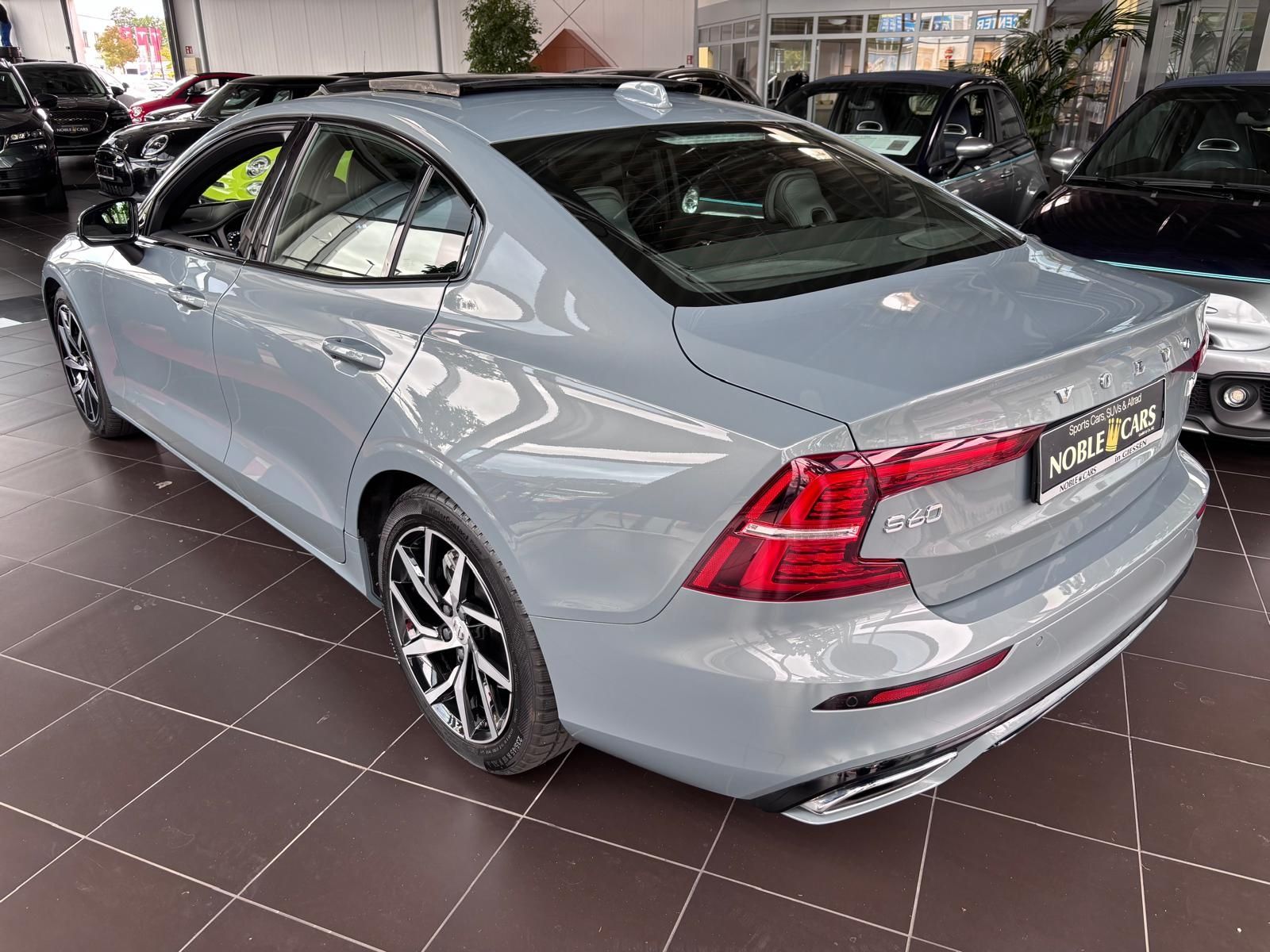 Fahrzeugabbildung Volvo S60 Lim. R Design PANO LED NAVI ALU