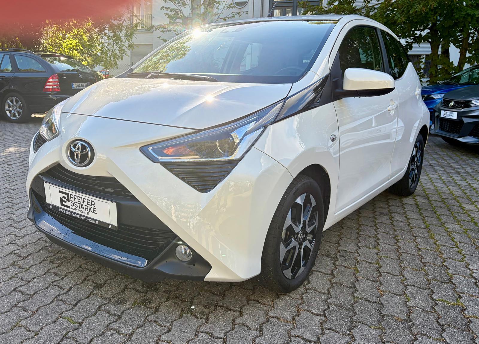 Toyota Aygo AYGO x-play Team D 11700km