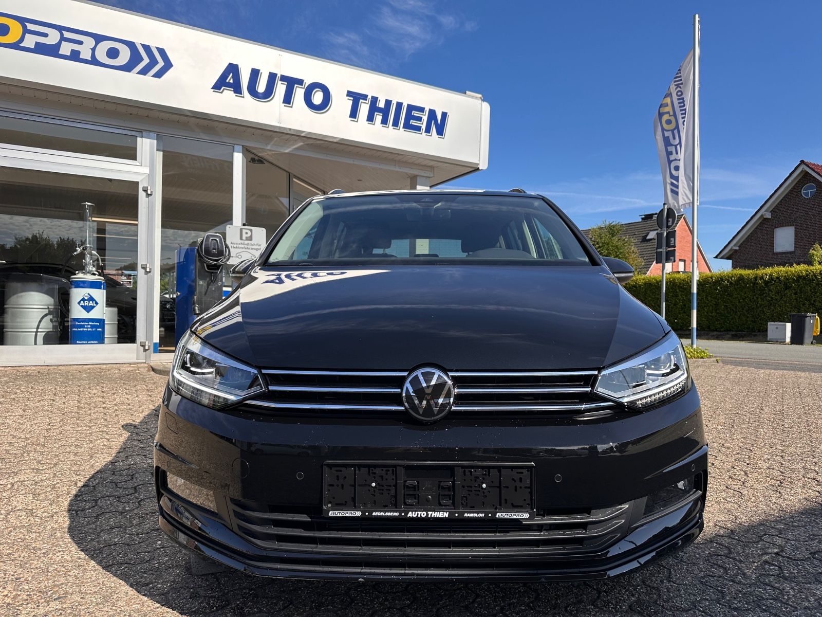 Fahrzeugabbildung Volkswagen Touran Comfortline 1.5 TSI DSG AHK/LED/Navi/SHZG