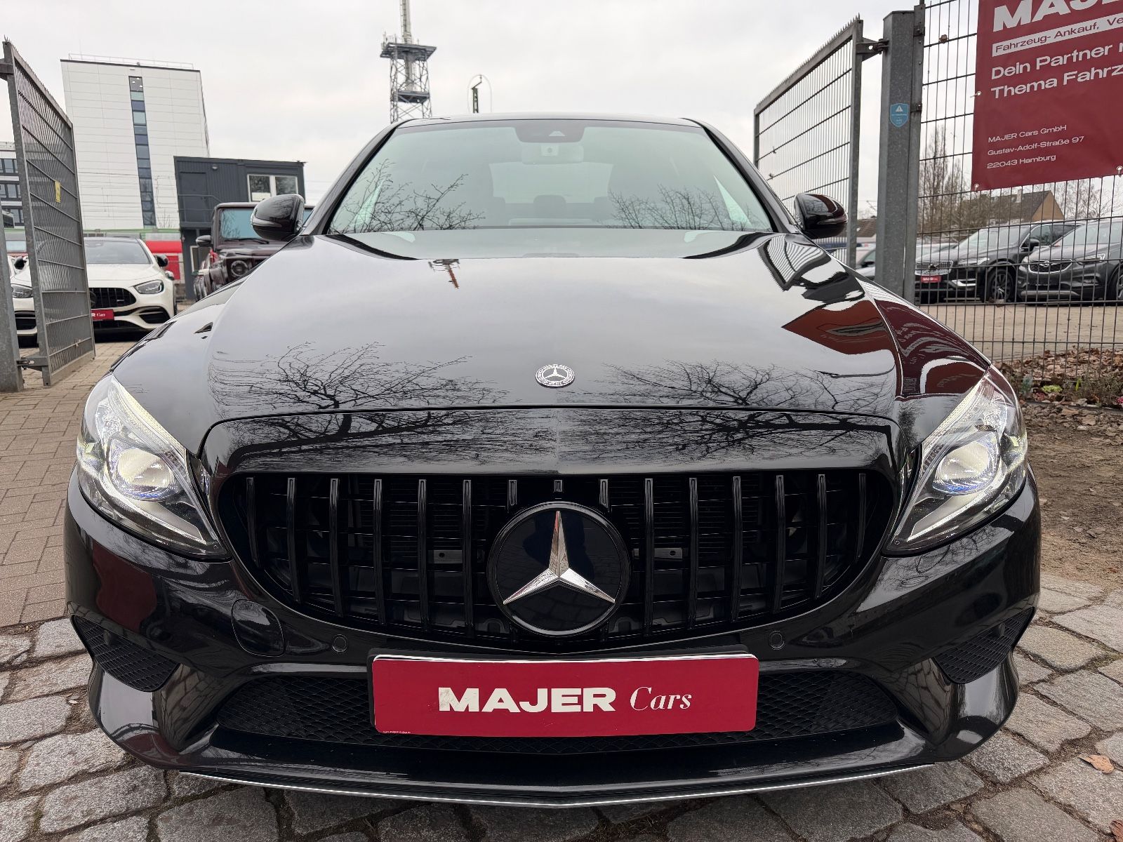 Fahrzeugabbildung Mercedes-Benz C 180 AMG*LED*SCHIEBEDACH*ALCANT*BURMESTER*KAMER