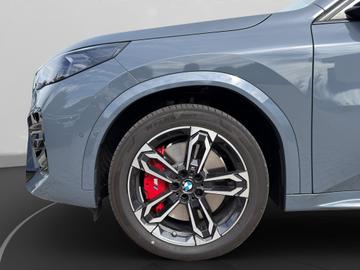 2026 BMW IX2 照片 9