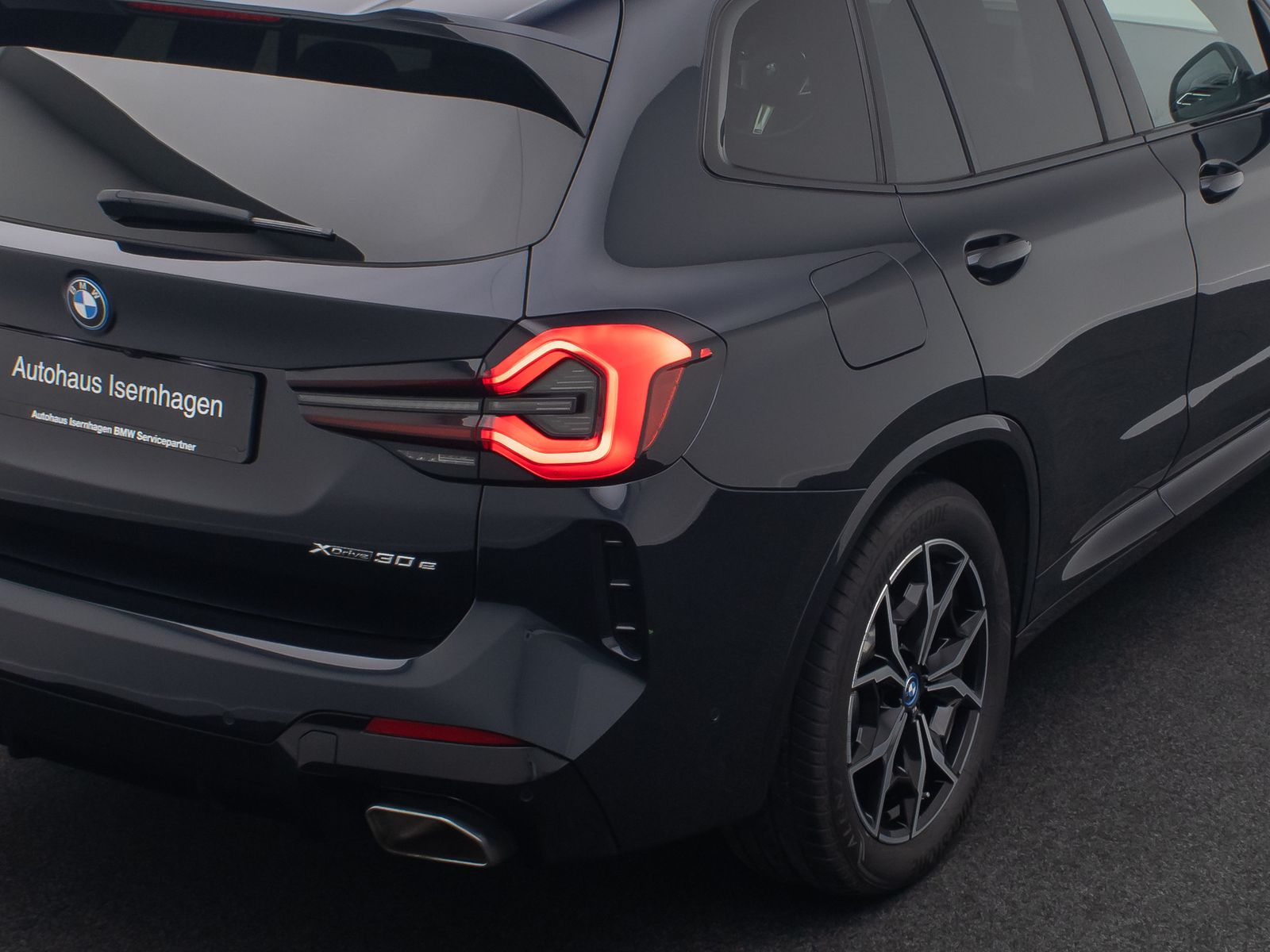 Fahrzeugabbildung BMW X3 xD30e M Sport Laser DAB Kamera HUD Panorama