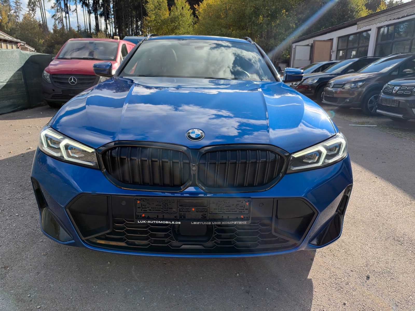 BMW 320 3 Touring 320 d xDrive M Sport Portimao Blau imagem 2