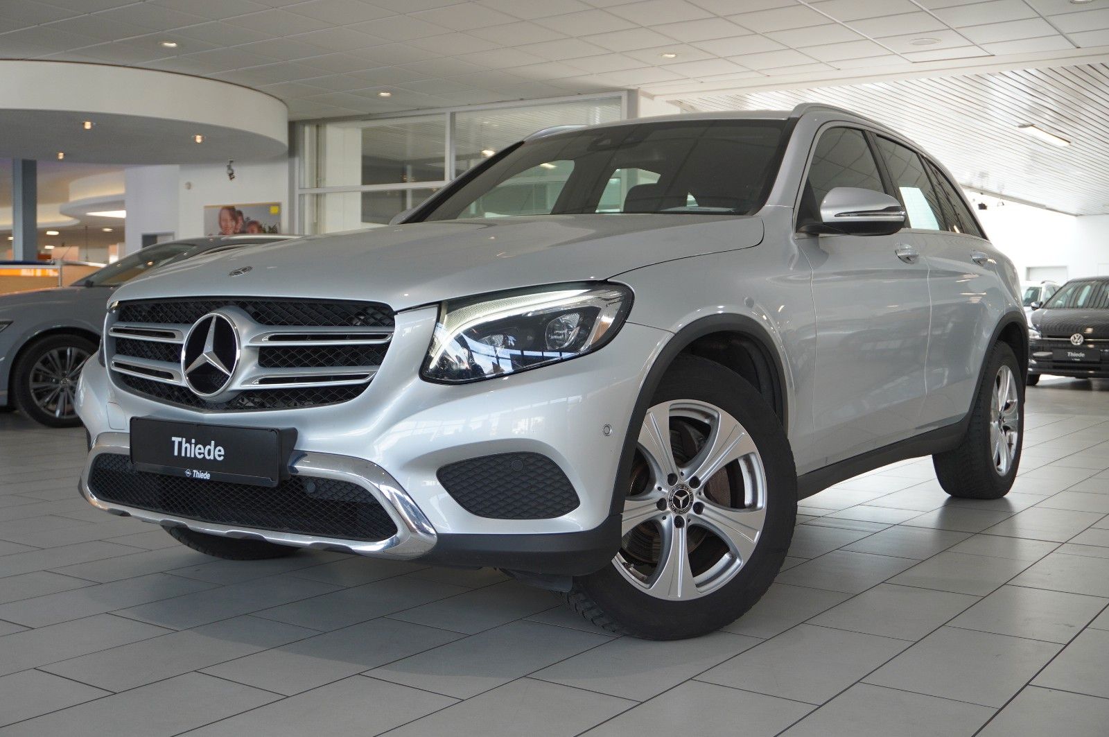 Fahrzeugabbildung Mercedes-Benz GLC 220D EXCLUSIVE 4MATIC NAVI/LED/KAMERA/SH/AHK