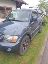 Mitsubishi Pajero V60 - Mitsubishi Pajero aus 2006 mit Diesel-Antrieb