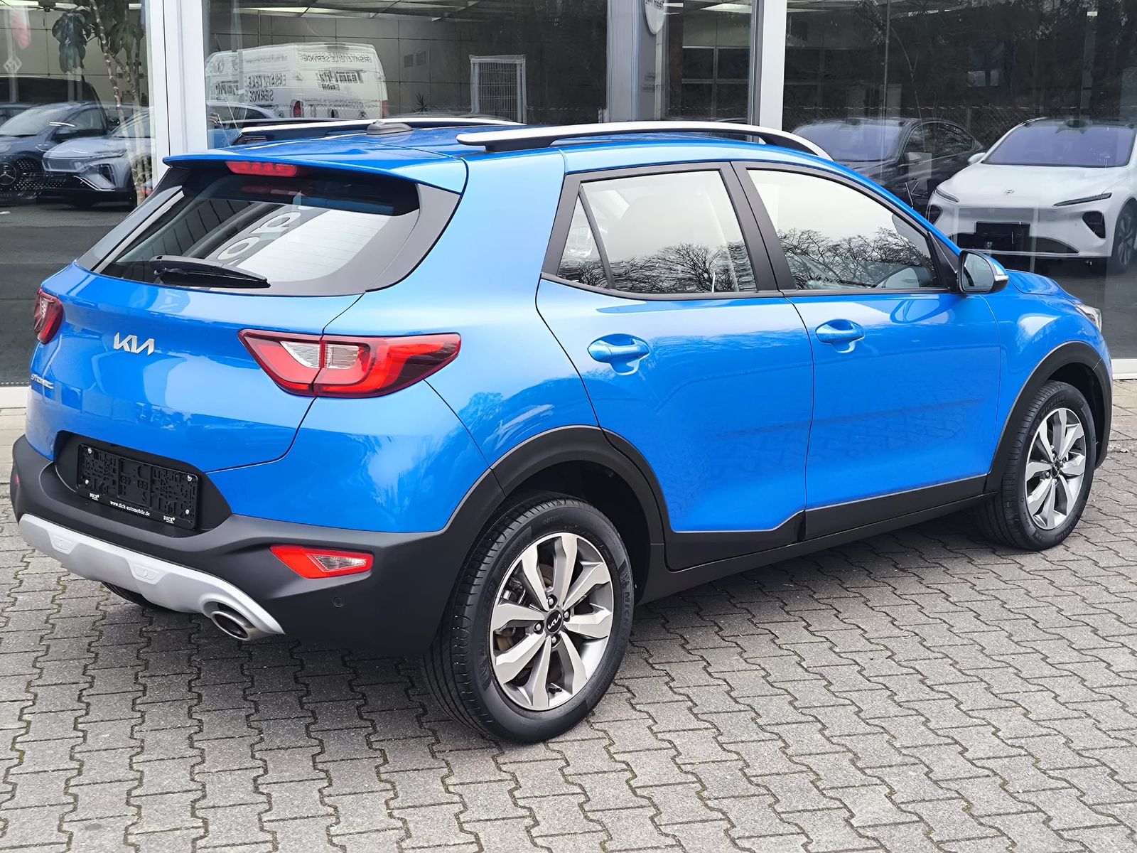 Fahrzeugabbildung Kia Stonic 1.0 T-GDI NAVI+KAM+PDC+MFL+TEMP+APPLE+DAB