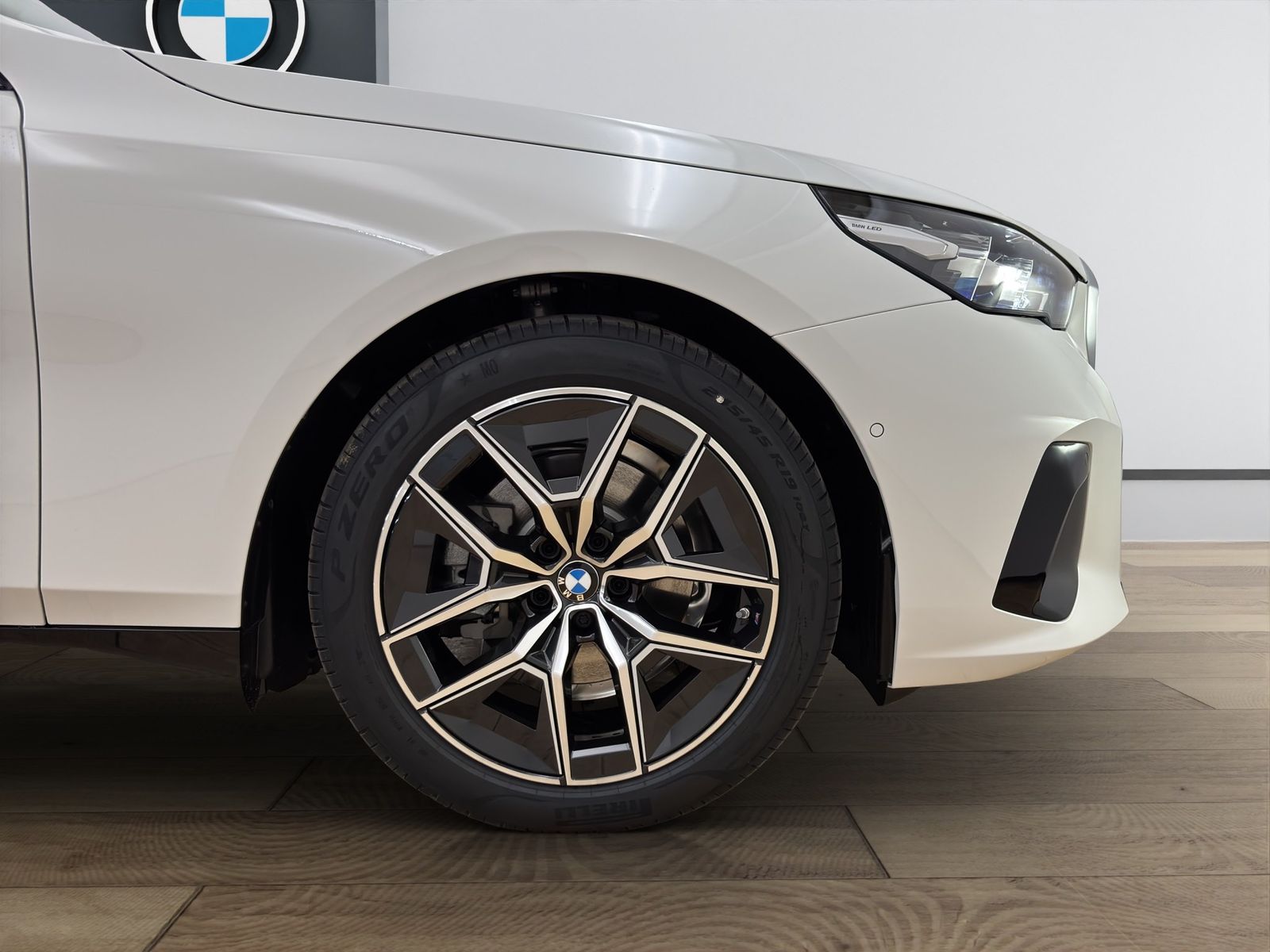 BMW 530e xDrive Touring [M Sport, BSI Paket (3J/40.0 imagem 3