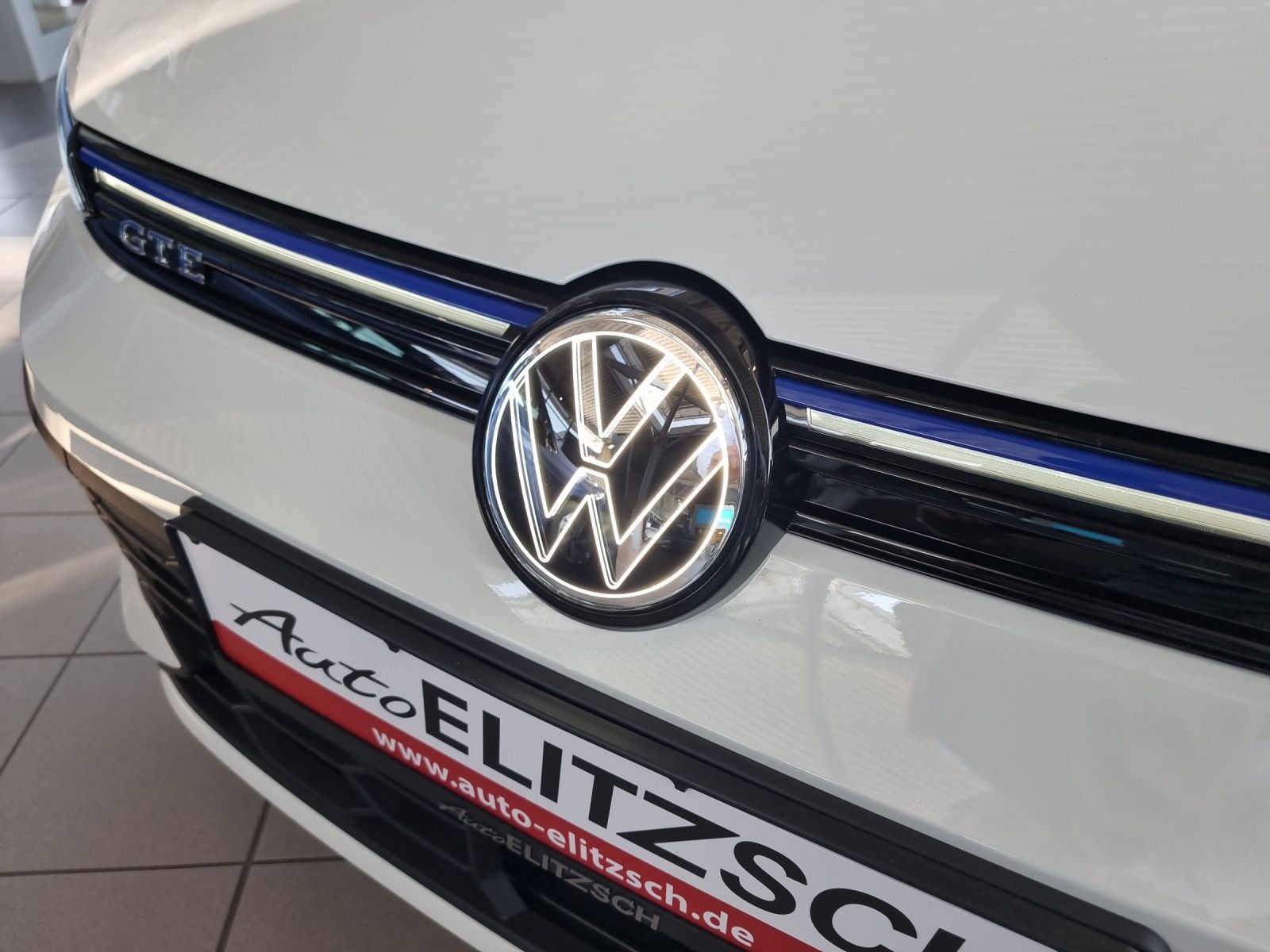 Fahrzeugabbildung Volkswagen Golf VIII GTE Matrix HUD AHK 360° DCC ACC Keyles