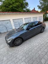 BMW 330i/M-Paket/Standheizung/Laser/checkheft - BMW 330 Gebrauchtwagen in München