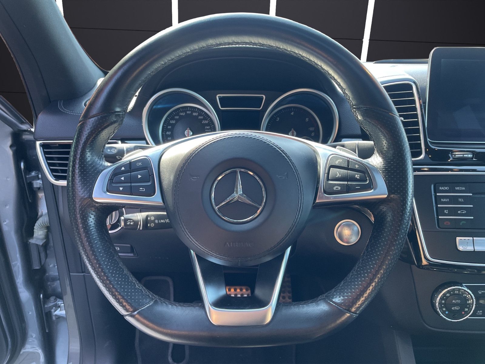 Fahrzeugabbildung Mercedes-Benz GLS 350 d 4Matic*1.Hand*AMG Line*360°*H&K