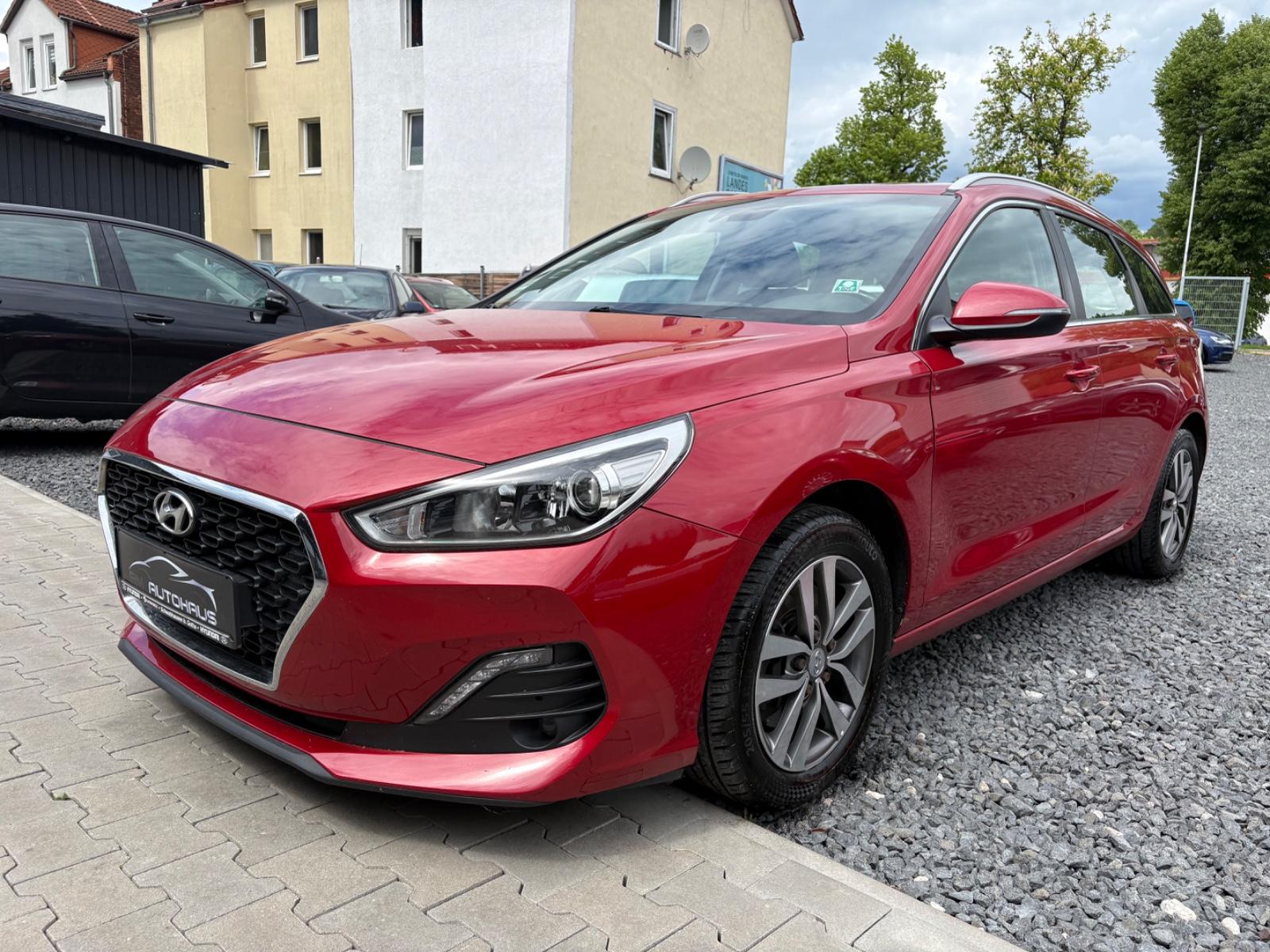 Hyundai i30 cw Premium*EU6*1HA*TüV 03/27*SHZ*TEMPO*